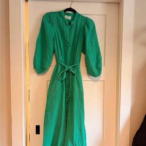 XiRENA Vibrant Green Long Sleeve Dress